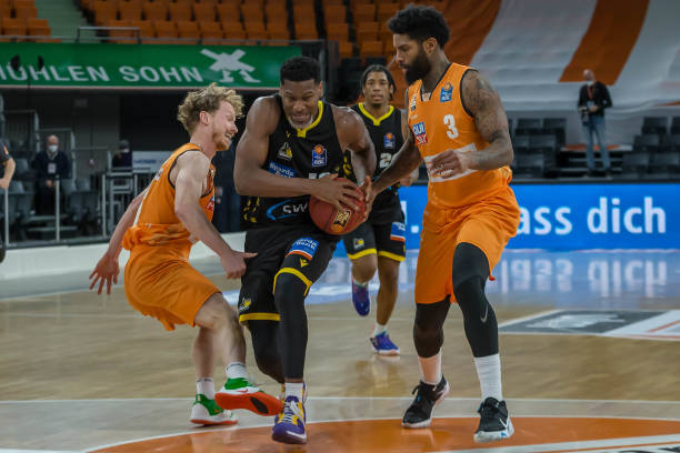 中流砥柱 中流砥柱