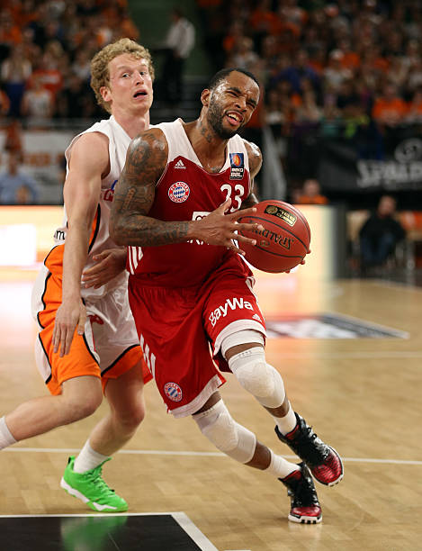 以其出色的 以其出色的