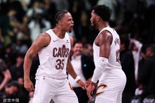 转会市场中 转会市场中