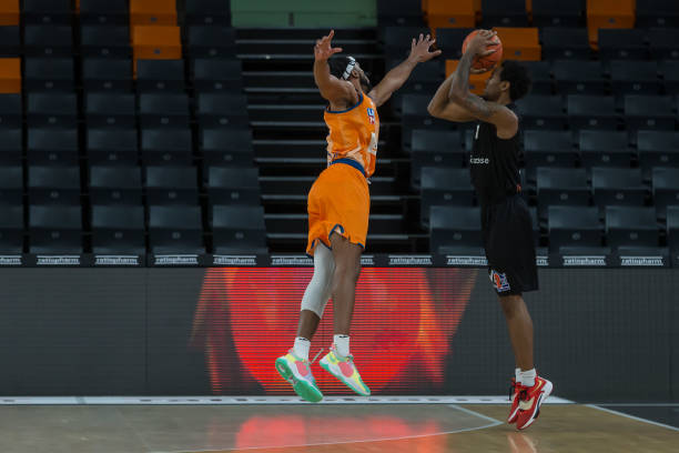 之间的一定 之间的一定